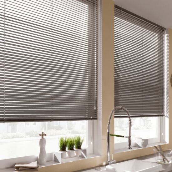 Алюминиевые горизонтальные жалюзи для дома