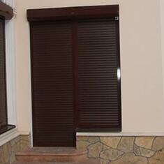 Защитные рольставни на дверь